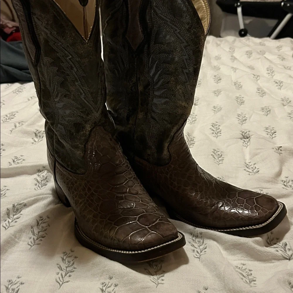 Brown Embossed Leather Western Cowboy Boots - Picture 1 of 4
